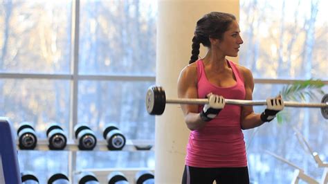 DEUTSCHE GYM SCHLAMPE FICKT IM FITNESSSTUDIO